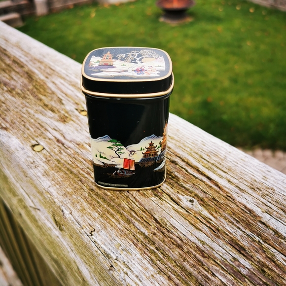 Vintage Chinoiserie / Chinese Tin - Picture 1 of 11